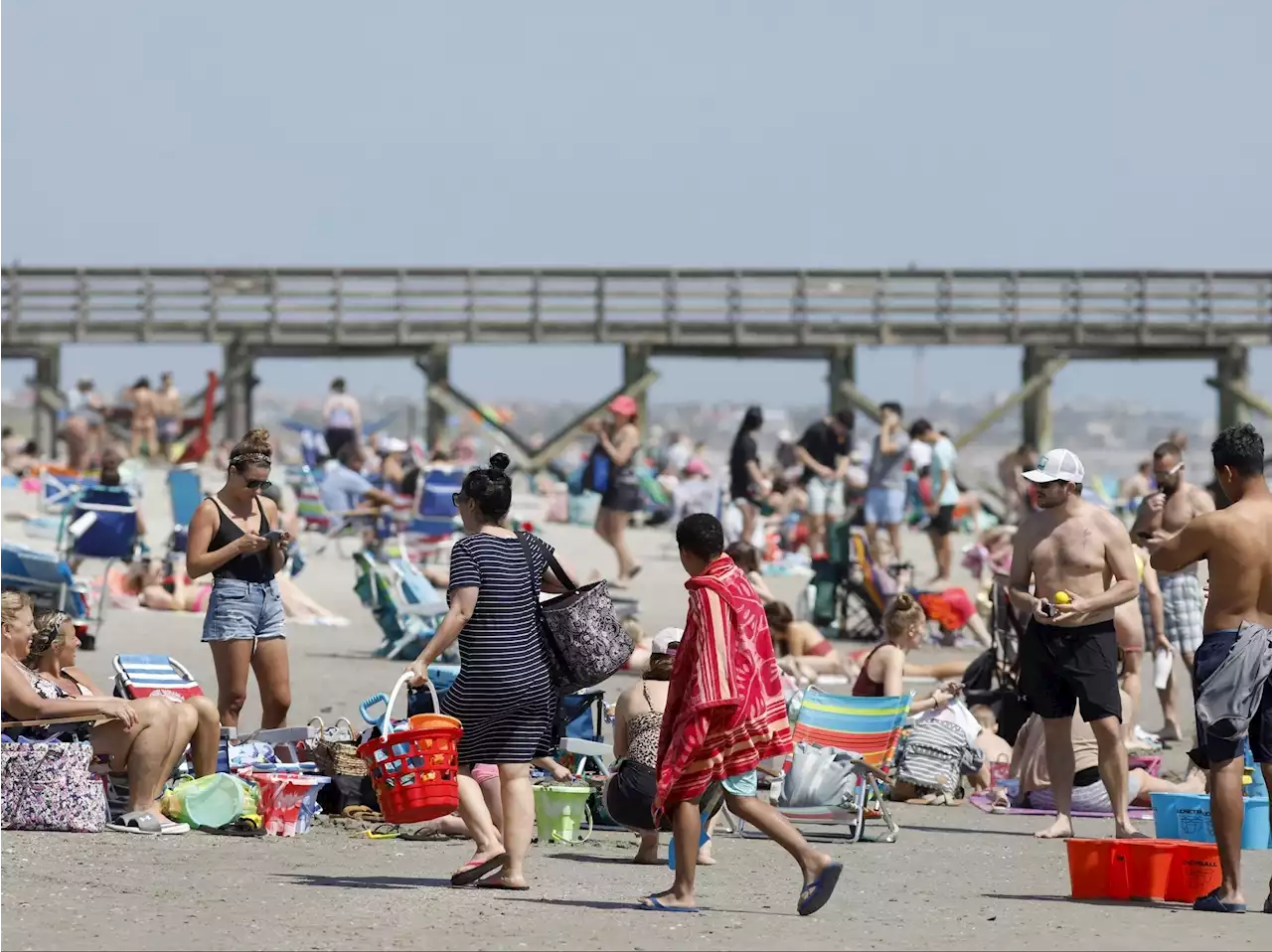 Six wounded in shooting on South Carolina beach during school 'skip day': Police