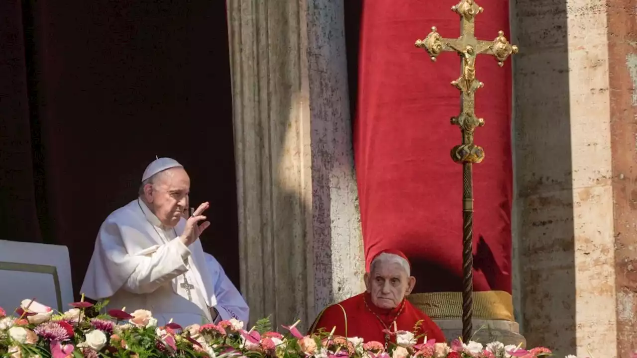 Papst ruft zu Frieden auf und spendet Segen 'Urbi et Orbi'