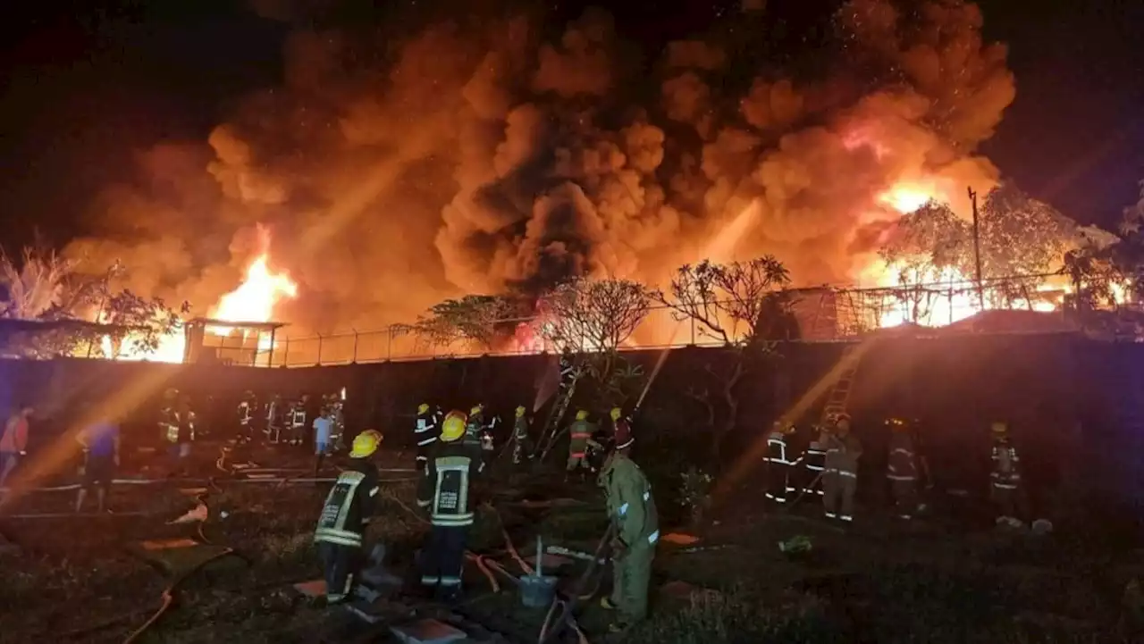 Seven dead, including two children, in fire near Philippine capital