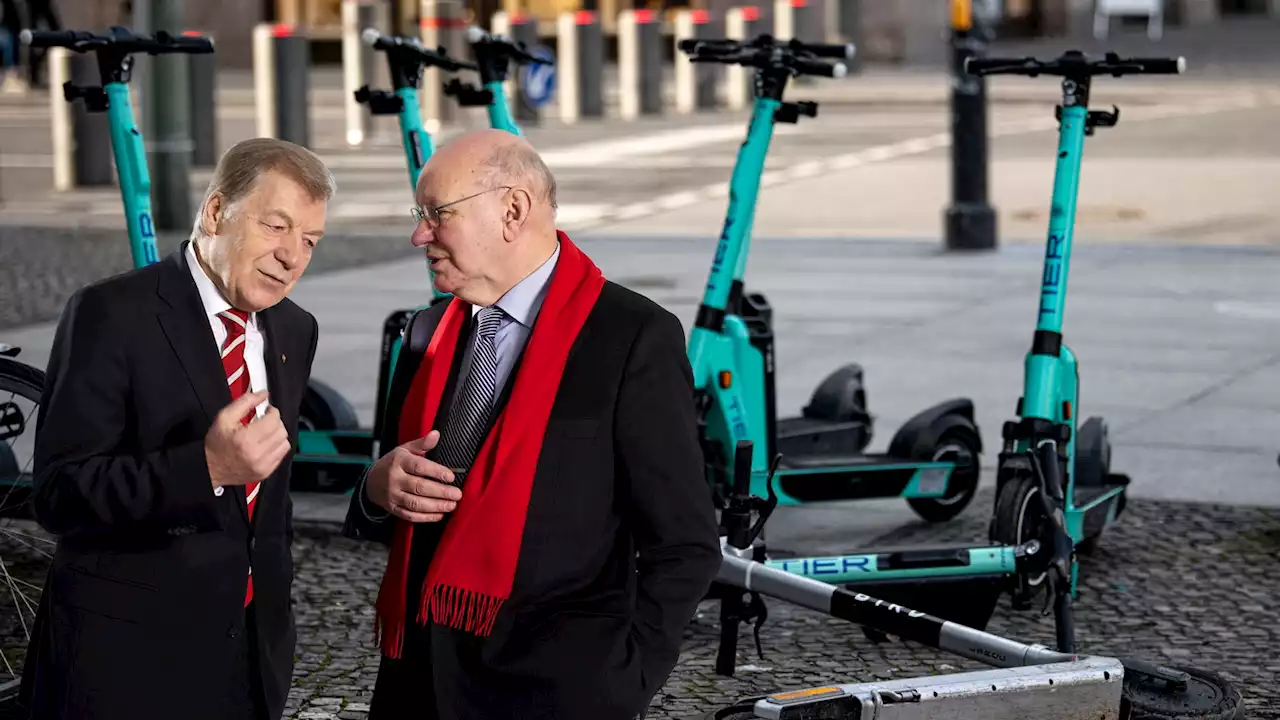 Sollten E-Scooter auch in Berlin verboten werden?