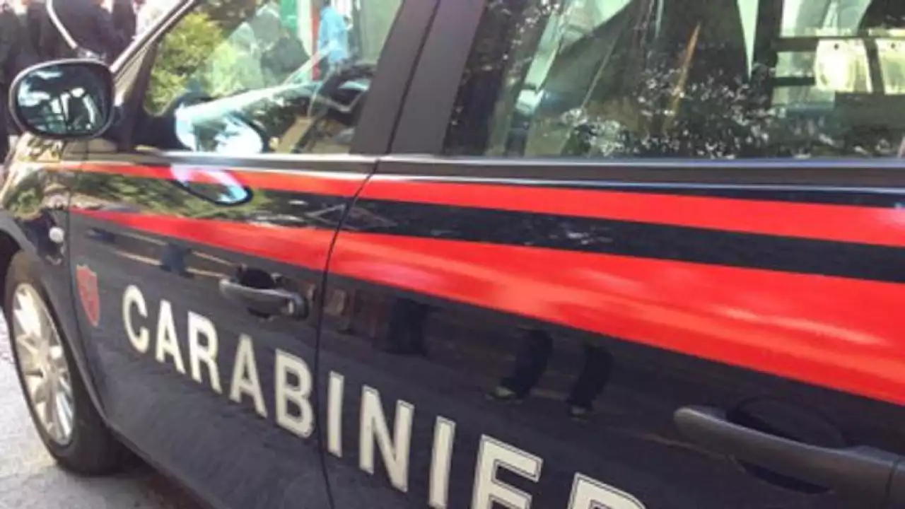 Omicidio a Milano-Gratosoglio, 25enne trovato sull’asfalto agonizzante: aveva una ferita profonda alla schiena