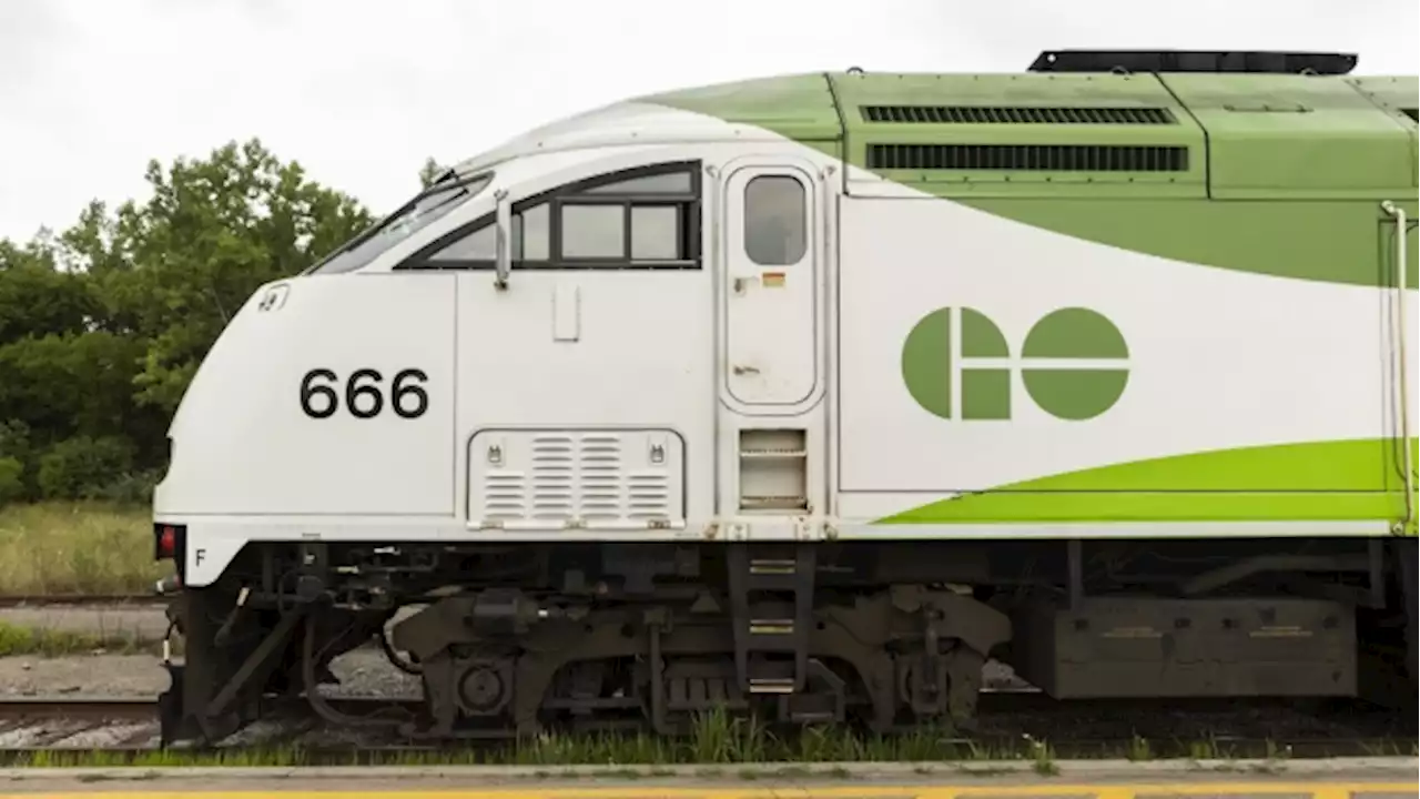 'Almost no notice at all': GO Transit changes frustrate southern Ontario commuters