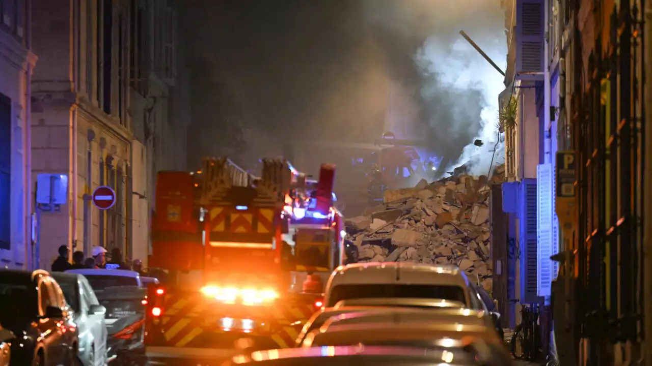 Apartment building collapses in Marseille