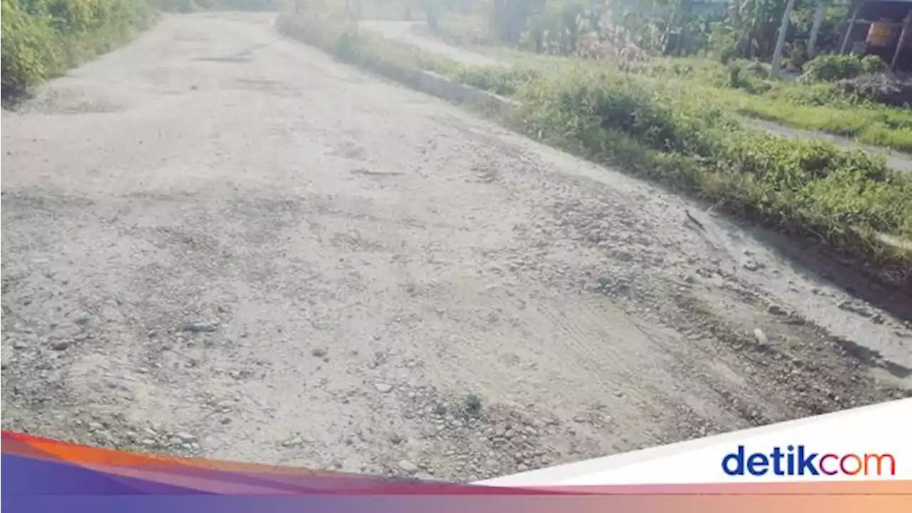 Warga Keluhkan Jalan Rusak dan Berlubang di Labuan Bajo ke Polisi