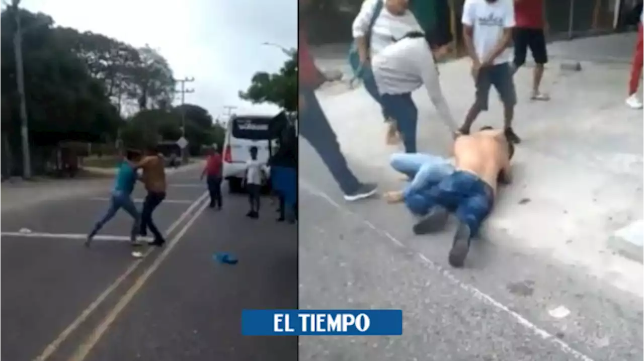 En video: la impactante riña callejera en plena vía La Cordialidad del Atlántico