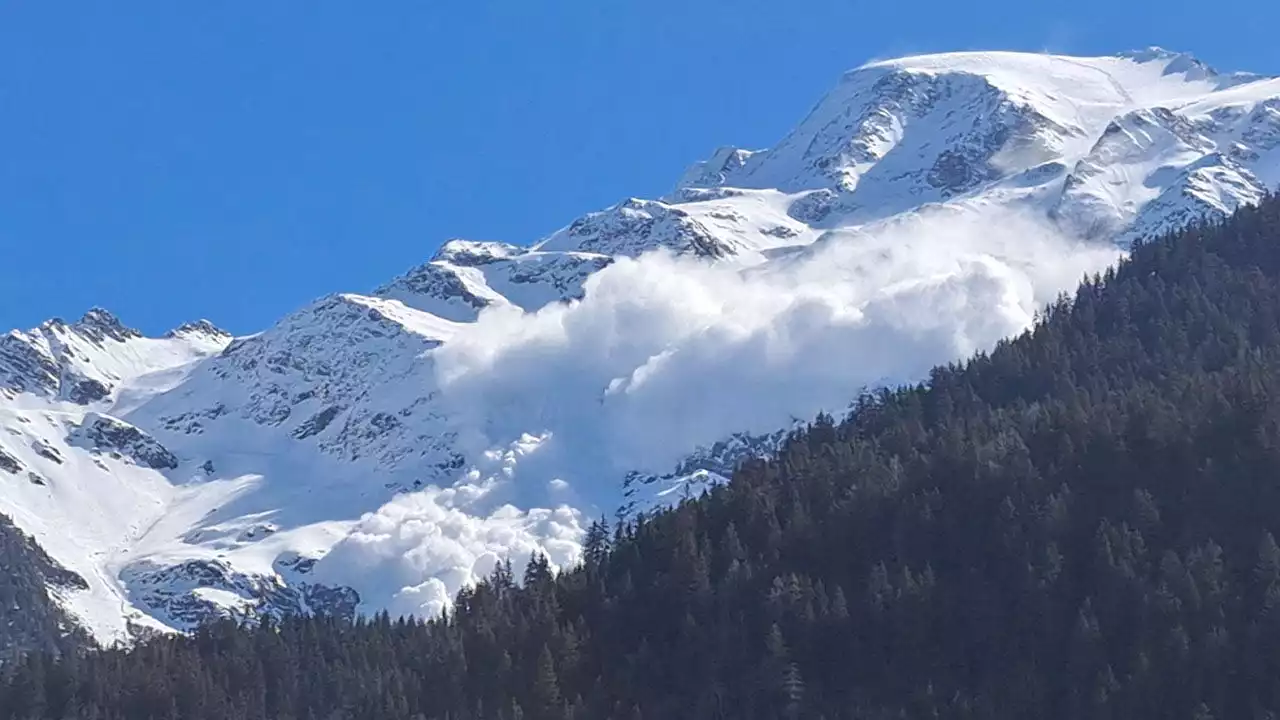 French Alps avalanche kills four hikers, injures others