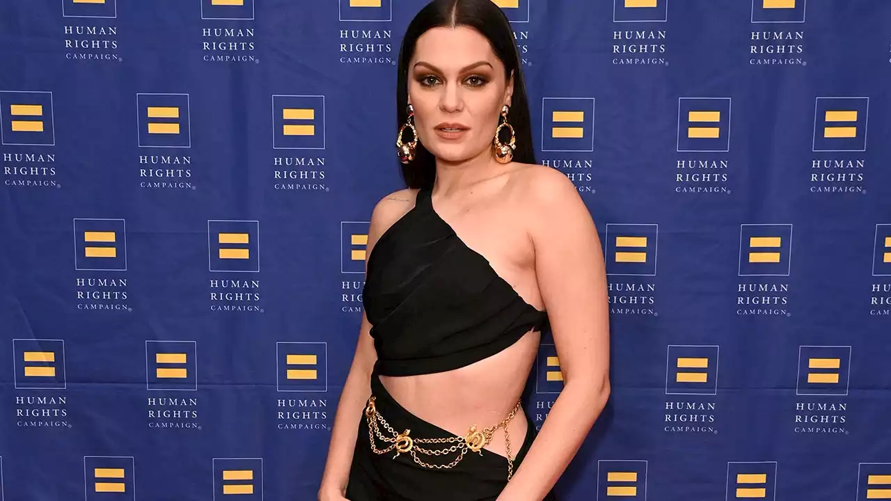 Jessie J responds after nude pregnancy photo deemed 'inappropriate'