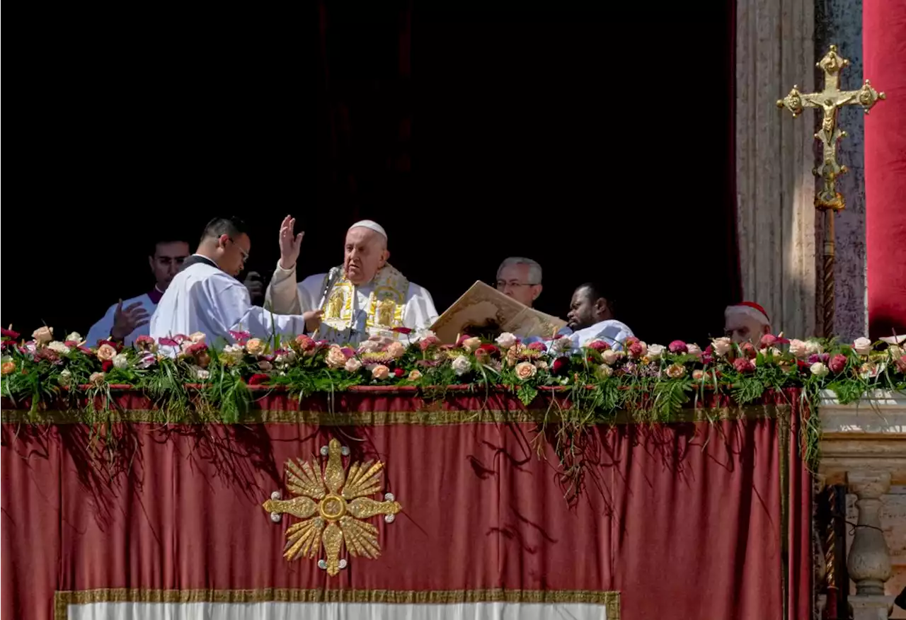 Pope’s Easter message: Pray for Ukrainian, Russian people, refugees