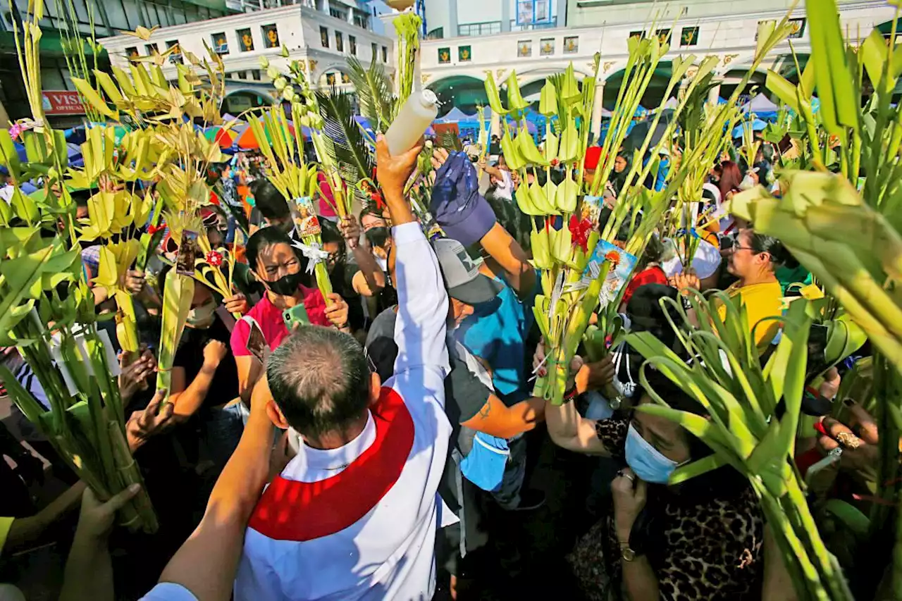 179,508 visit, participate in procession at Quiapo Church