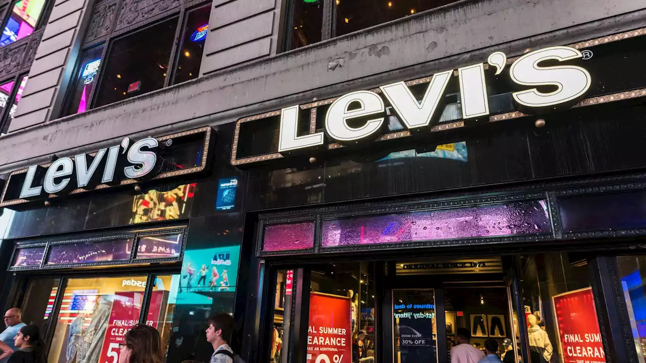 Levi’s to 'supplement' human models with AI models