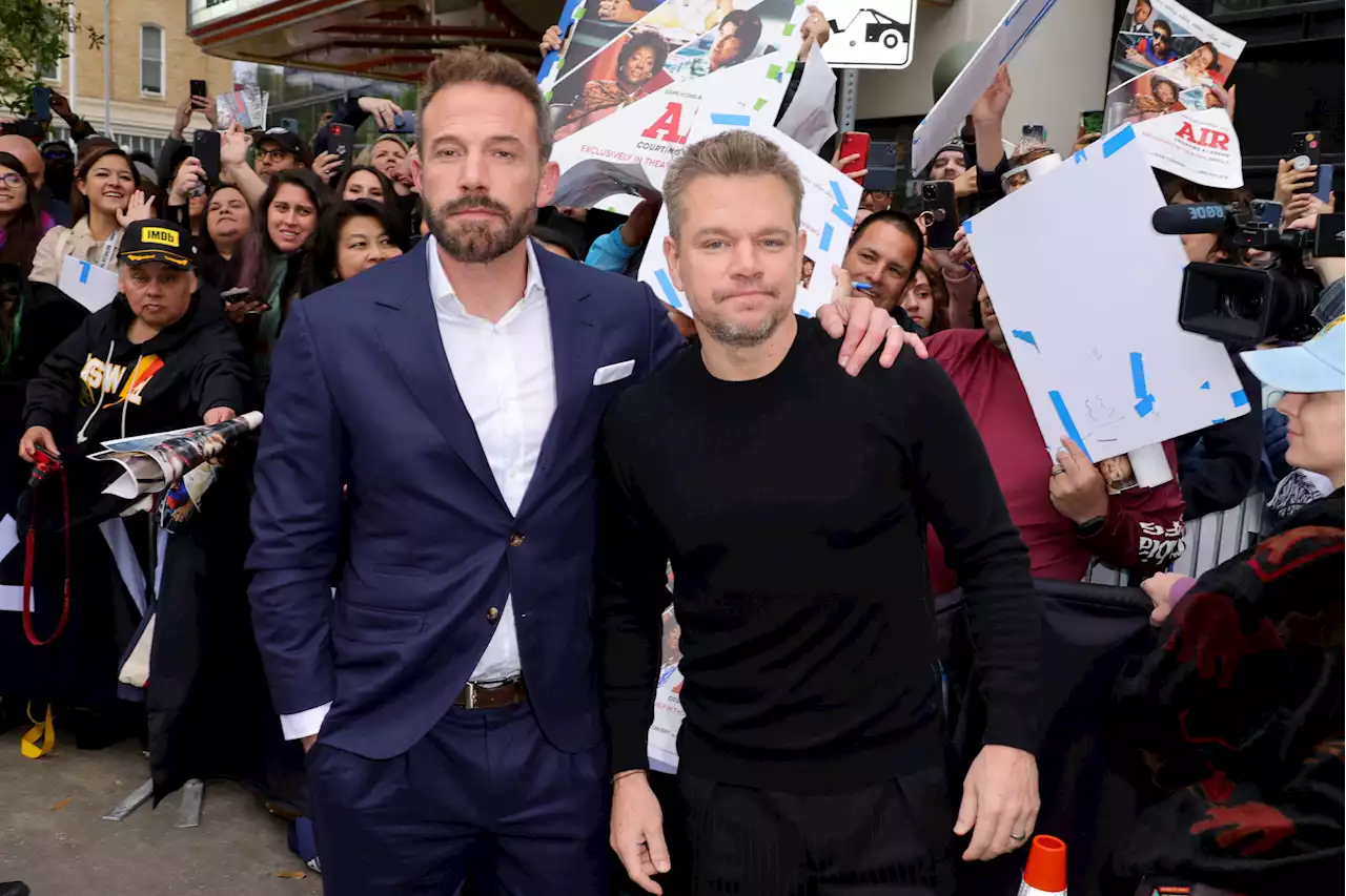 Ben Affleck e Matt Damon sono al cinema con 'Air', ma non sono solo colleghi, sono amici per la pelle da più di 40 anni - iO Donna