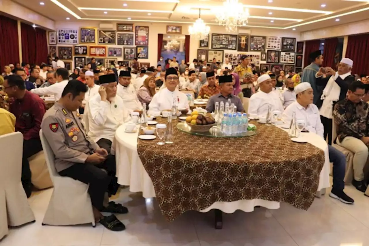 Silaturahim dan Buka Puasa Bersama DR H Rahmat Shah, Mari Membangun Kebersamaan