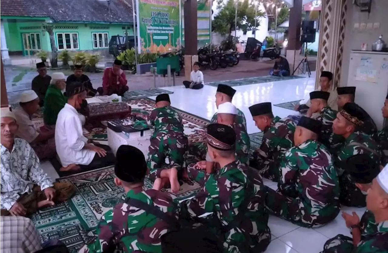 Puluhan Tentara Ikut Pesantren Kilat yang Digagas Pangdam V/Brawijaya