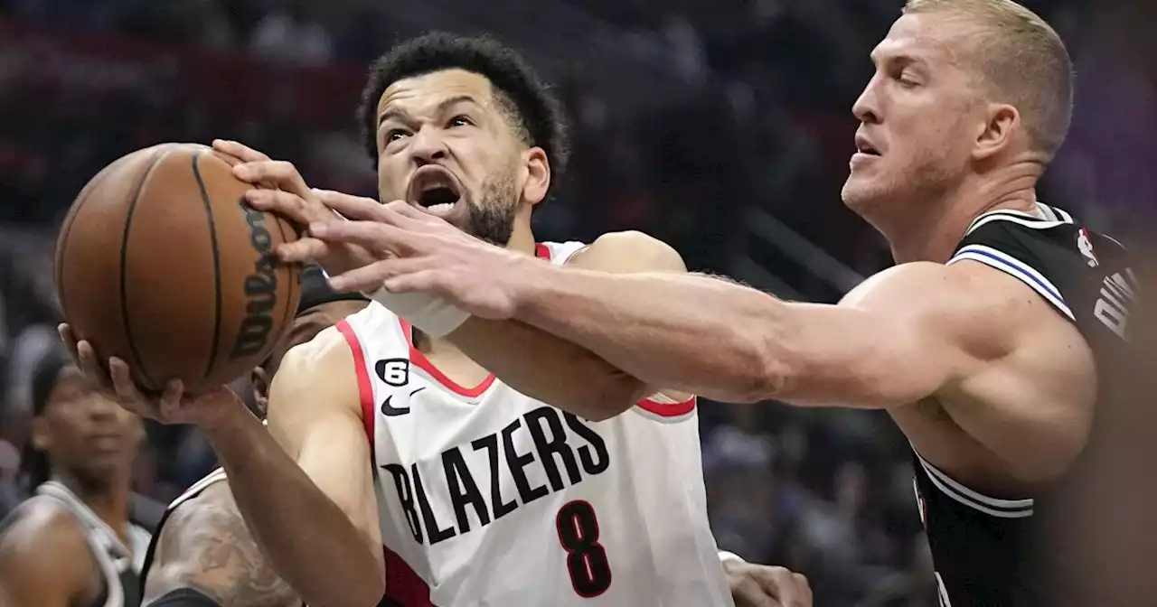 Clippers beat the Trail Blazers to remain in playoff contention