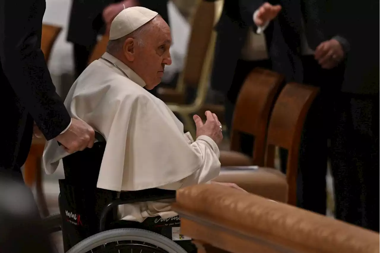 Pope, back from illness, expected for Easter Mass ​