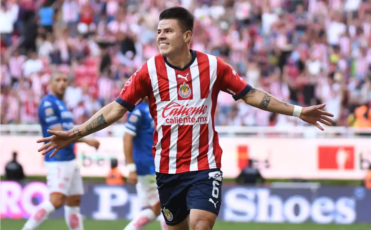 Golazo de Pavel Pérez y Chivas ya vence 1-0 al Necaxa