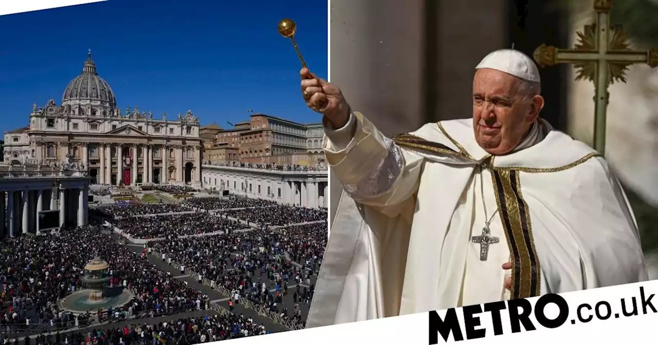 Pope Francis addresses crowd of 45,000 on Easter Sunday despite health fears