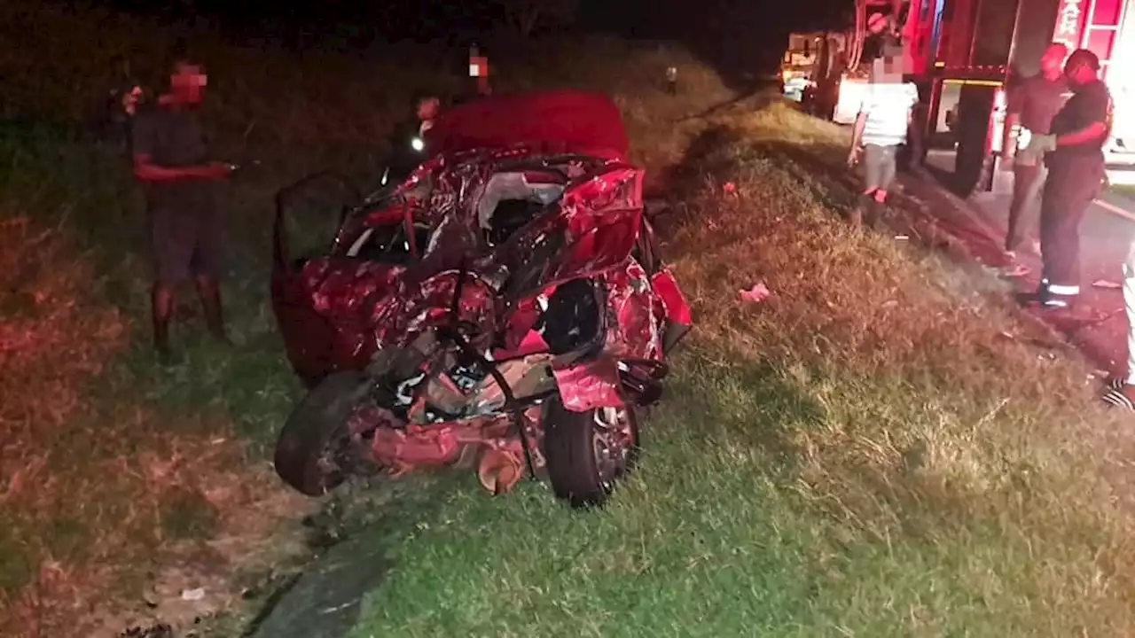 Three dead in head-on collision between car and truck in KZN | News24