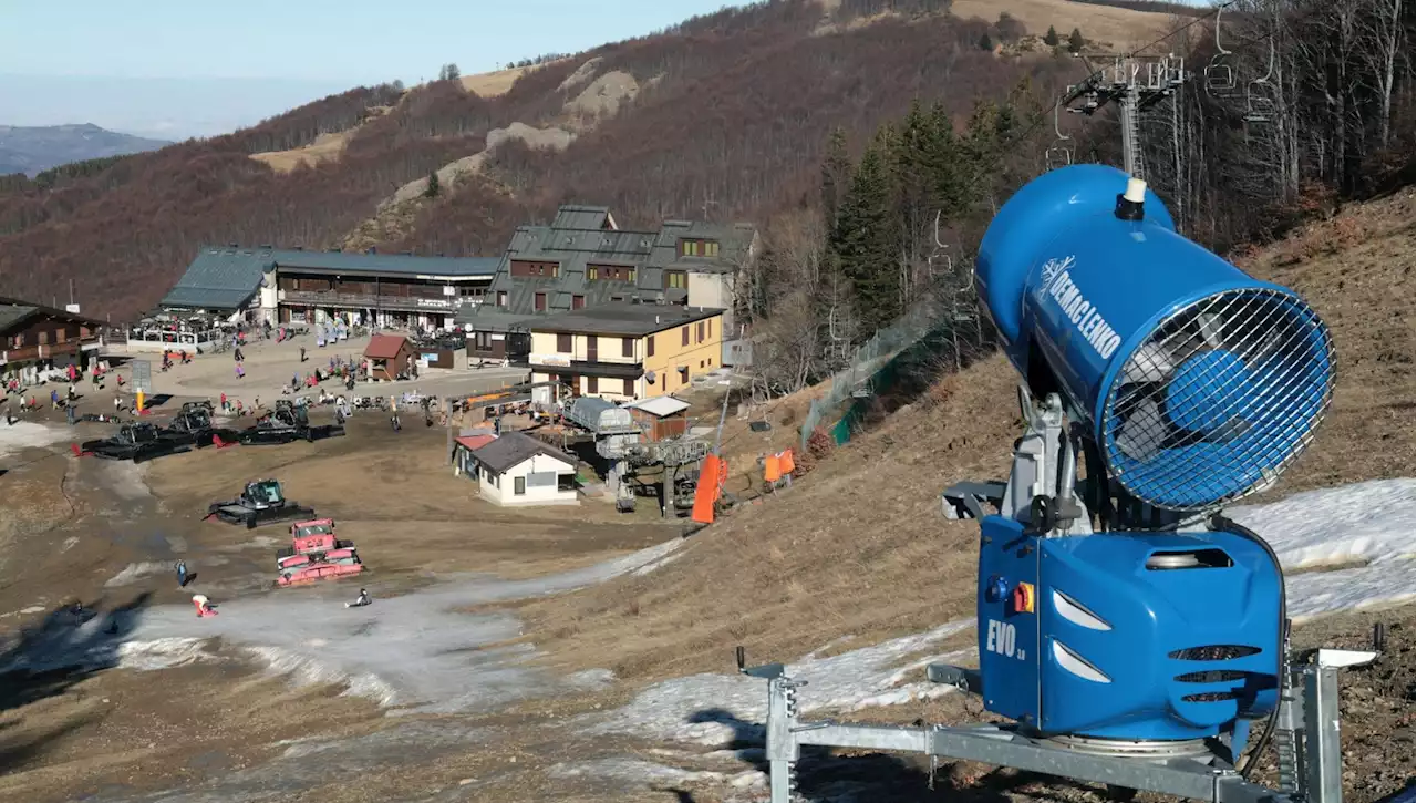 Caldo e siccità non fermano gli sciatori: boom sulle piste nell’inverno senza neve