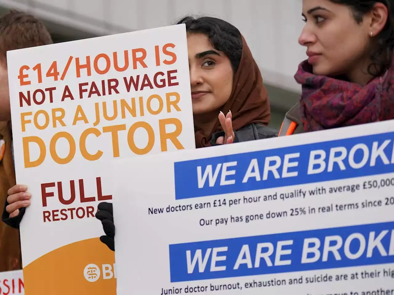 Junior doctor strikes to cause ‘unparalleled levels of disruption’ – NHS boss