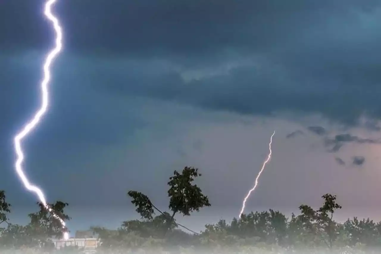 อุตุฯ เตือน ฉ.10 'พายุฤดูร้อน' ถล่ม 14 จังหวัดวันนี้