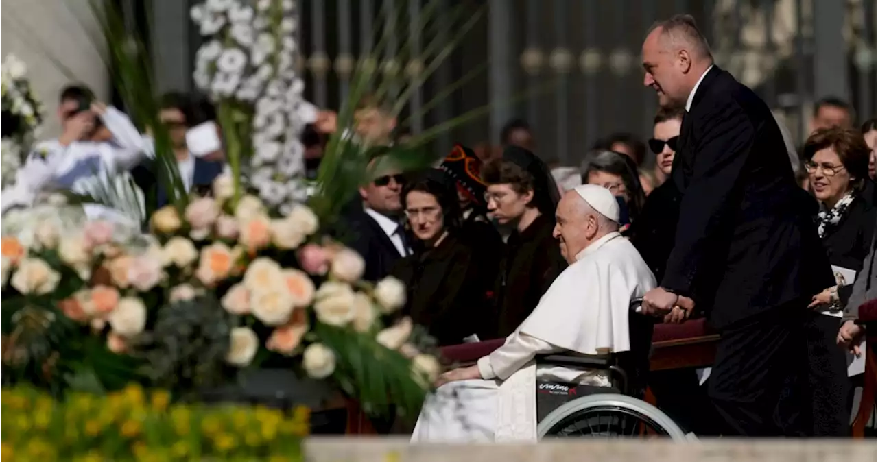 Papa Francisco pide por ucranianos, rusos y refugiados durante su mensaje de Pascua