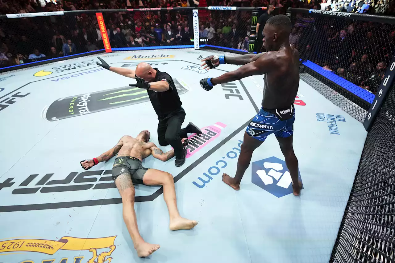 Israel Adesanya knocks Alex Pereira out cold to regain middleweight title and get first win over old kickboxing rival at UFC 287