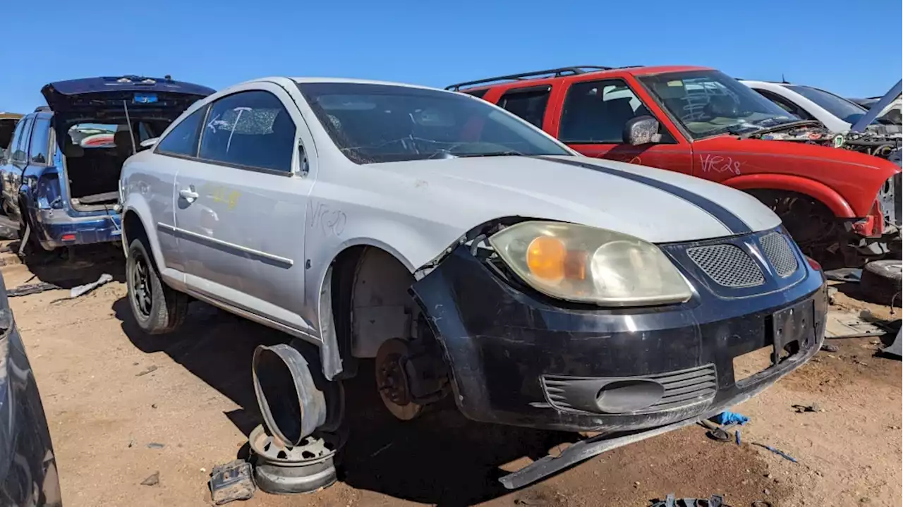 Junkyard Gem: 2008 Pontiac G5 Coupe