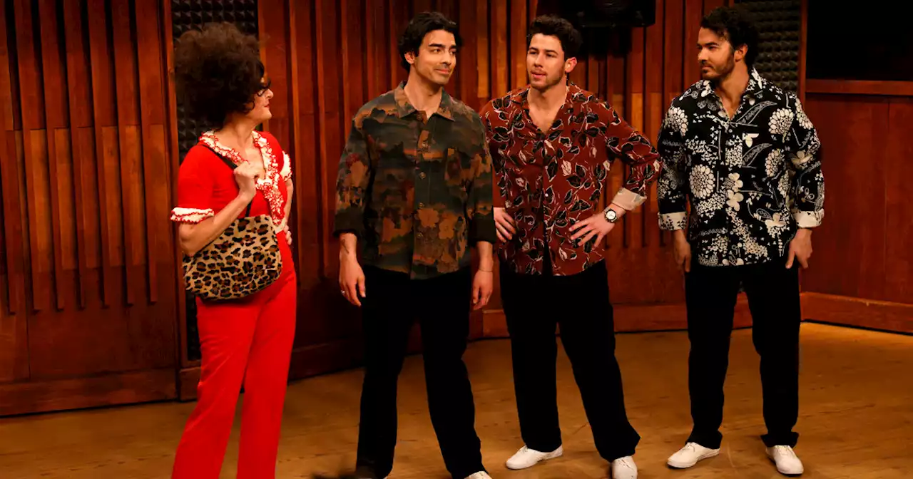 Molly Shannon enlists the Jonas Brothers for hilarious Sally O’Malley skit on ‘SNL’