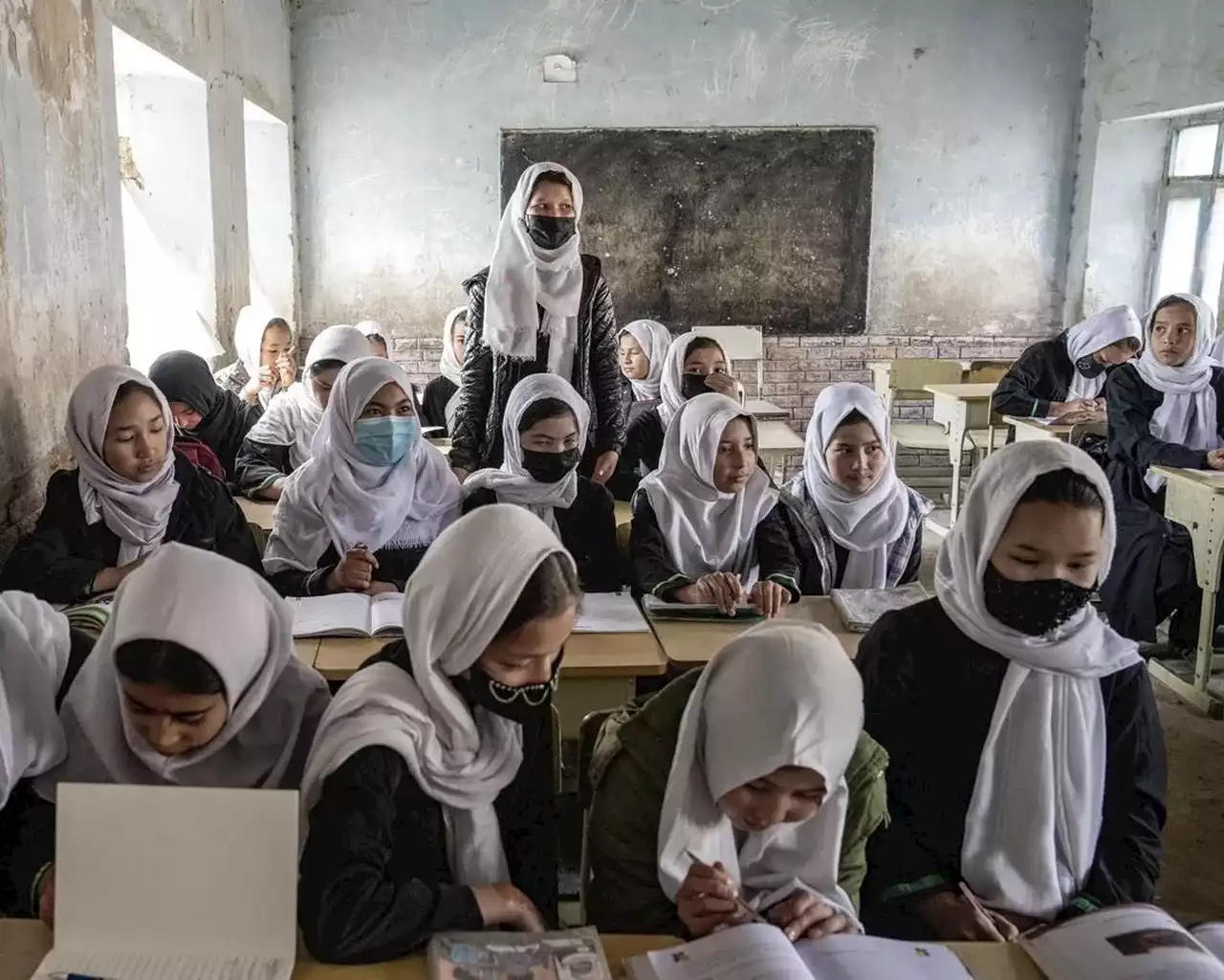 Afghan religious scholars criticize girls’ education ban