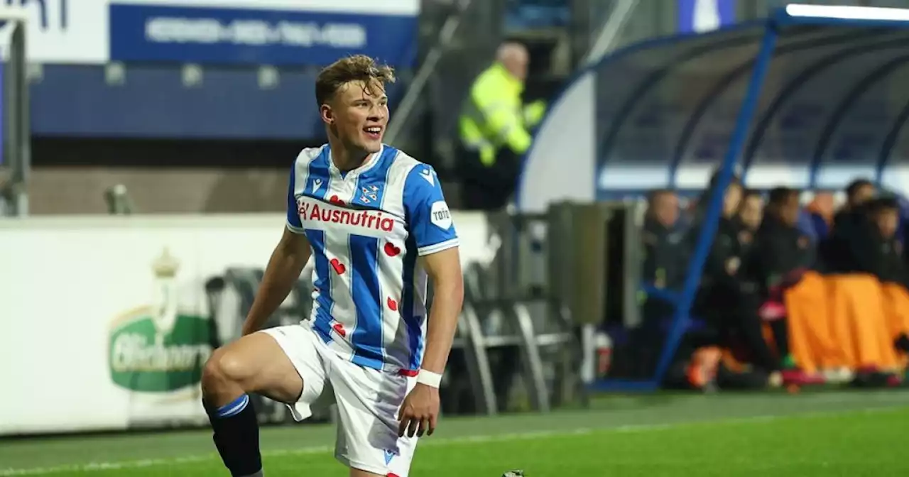 Van Hooijdonk in bloedvorm: Heerenveen-spits legt Volendam over de knie