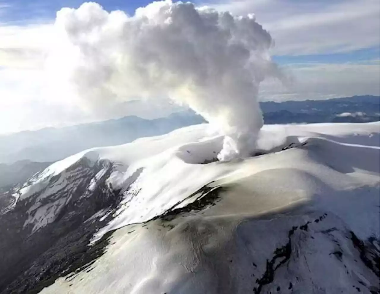 Hidroeléctrica de Caldas garantizará energía ante posible erupción del Nevado del Ruiz