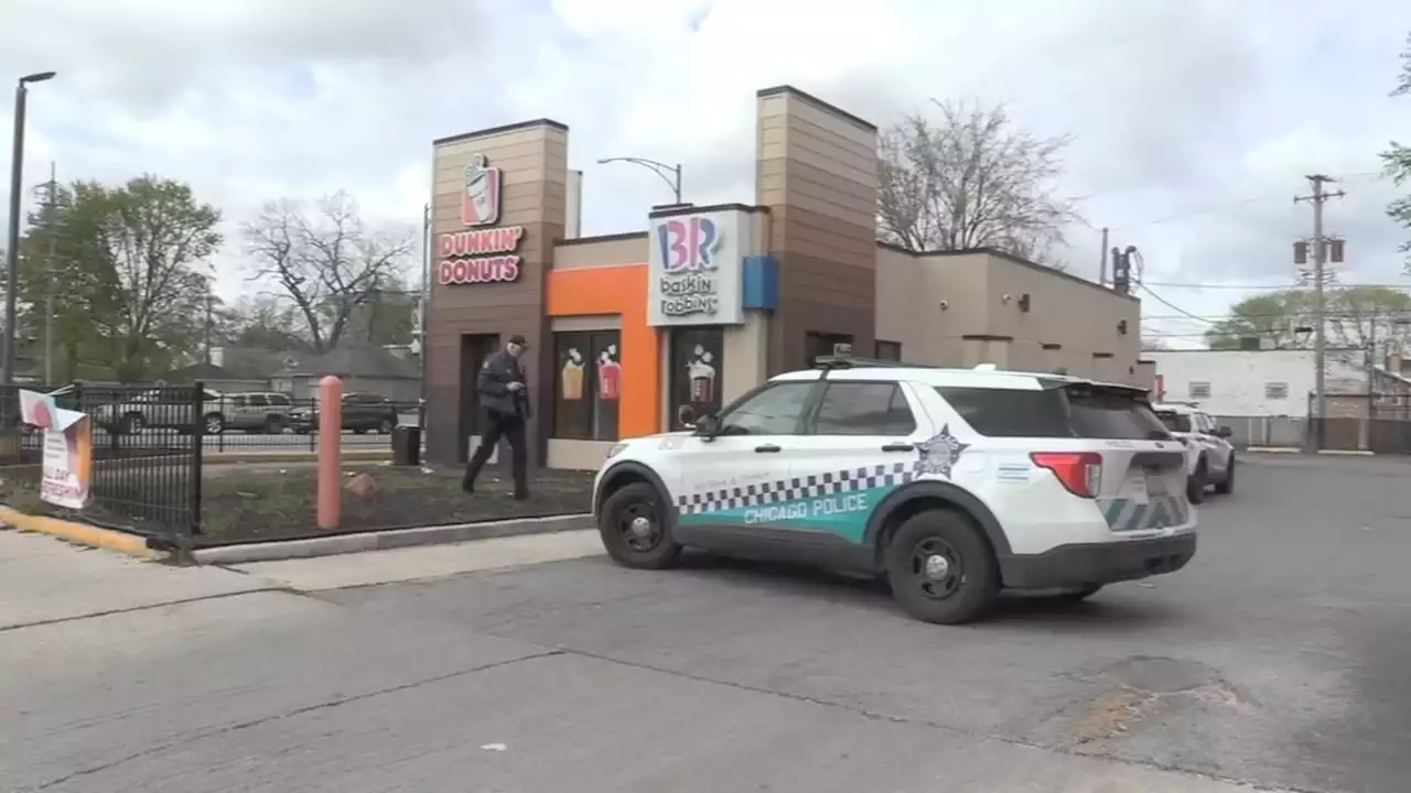 Chicago crime: Police investigating armed robbery at Dunkin' in Greater Grand Crossing