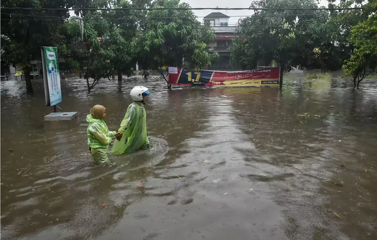 Dampak Banjir Cianjur, Rapor Siswa Rusak hingga Jembatan Putus