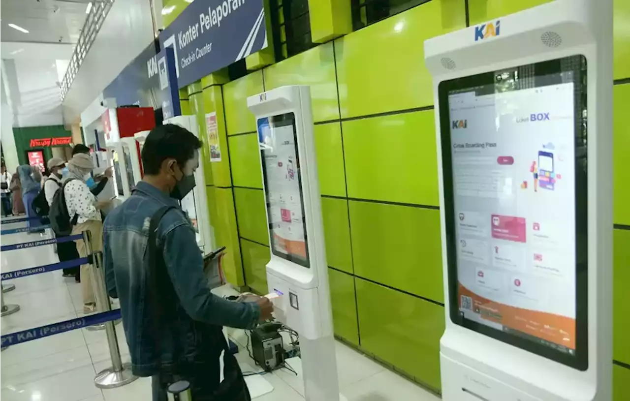 Khusus 1 Mei, 16 Kereta Api dari Stasiun Gambir Berhenti di Jatinegara