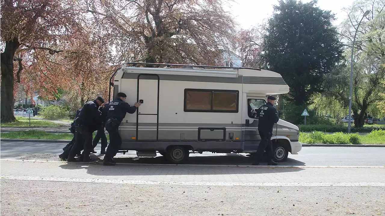 Grunewald: Die Polizei, dein Freund und Anschieber