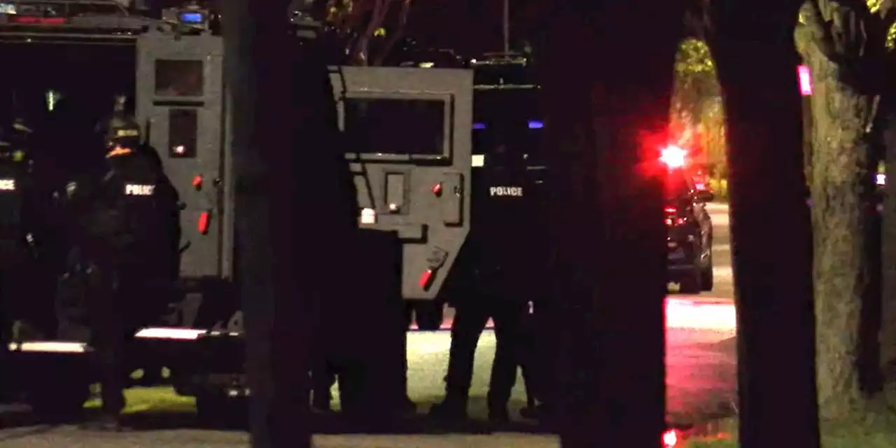 Overnight Brooklyn standoff ends peacefully