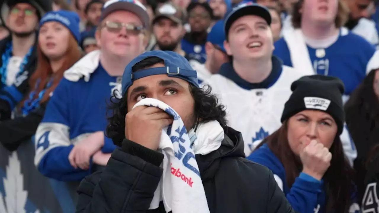 Business booming for Toronto bars as Maple Leafs advance in playoffs