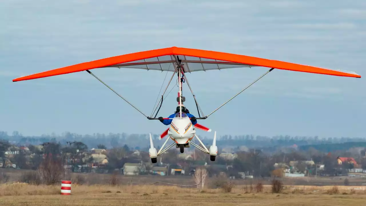 Pilot stirbt bei Absturz von Ultraleichtflugzeug in Hessen