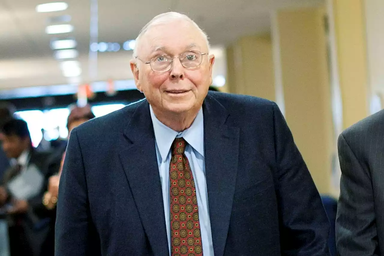 Munger señala que la banca de EEUU está llena de activos inmobiliarios malos