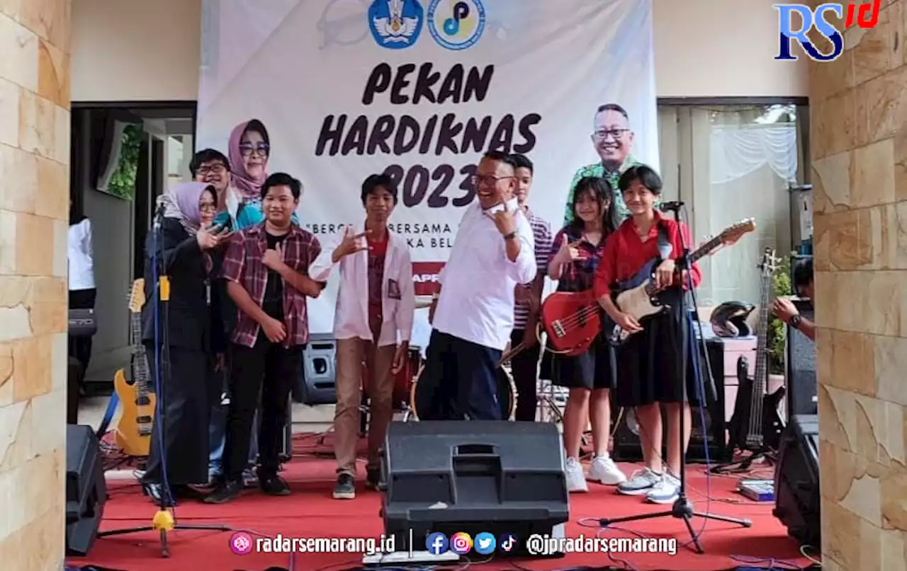 Stella Band Salatiga Juara Festival Pekan Hari Pendidikan Nasional