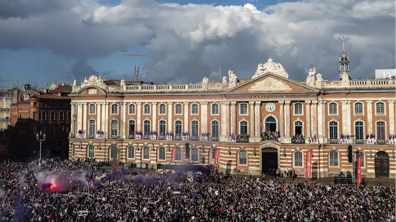 Au Capitole, les joueurs toulousains et la Coupe de France fêtés par 18 000 supporters