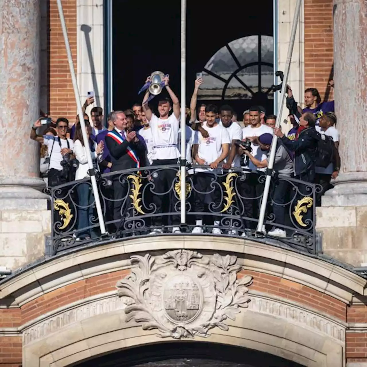 Toulouse a fêté ses héros, vainqueurs en Coupe de France, qui ont « du mal à réaliser »