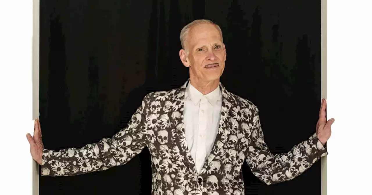 John Waters ne s’est toujours pas assagi : « J’ai repris du LSD à 70 ans »