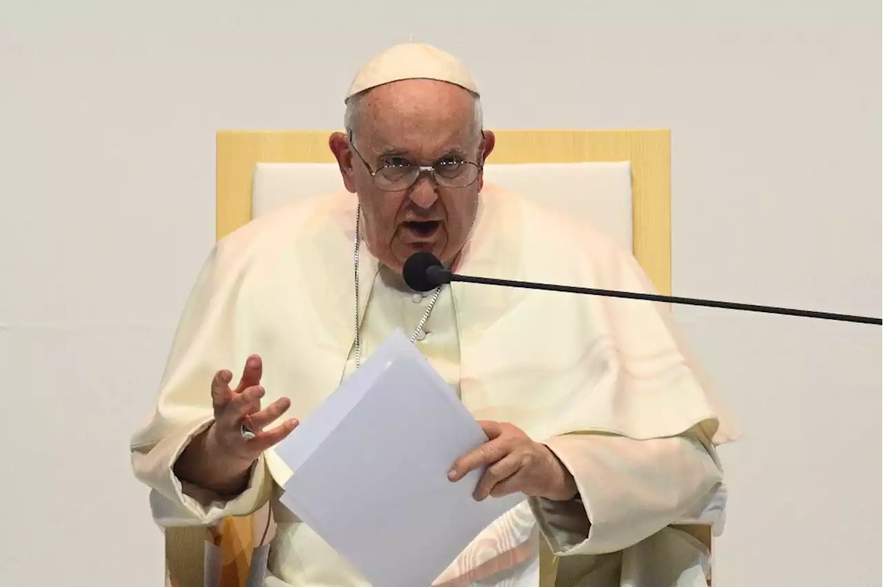 Pope urges Hungarians to 'open doors' to migrants