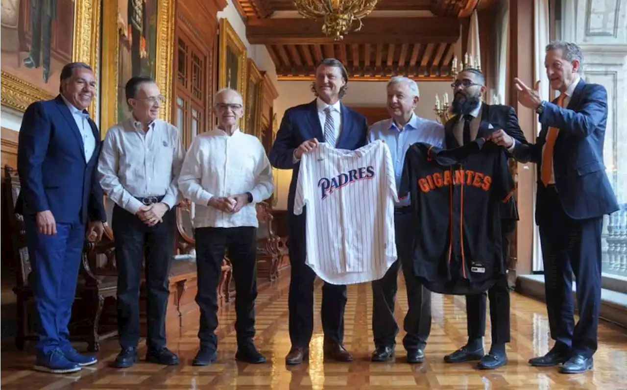 AMLO se reúne con equipos de MLB y Alfredo Harp Helú