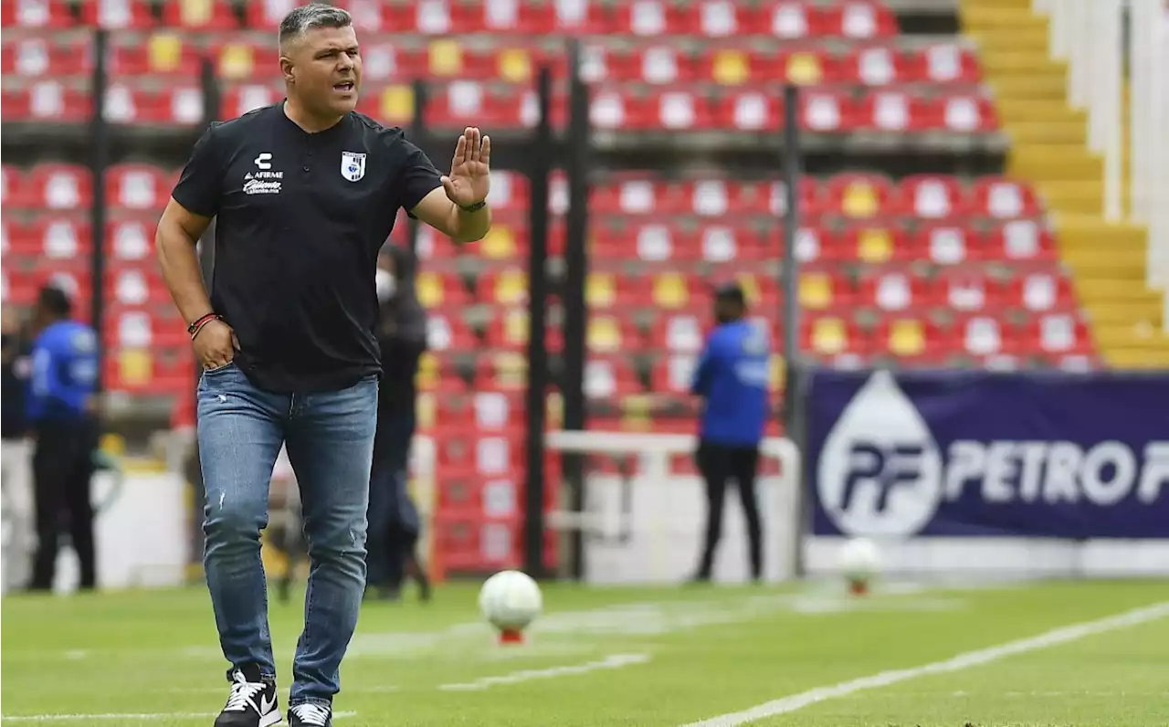 Gallos en planes de renovar a Mauro Gerk