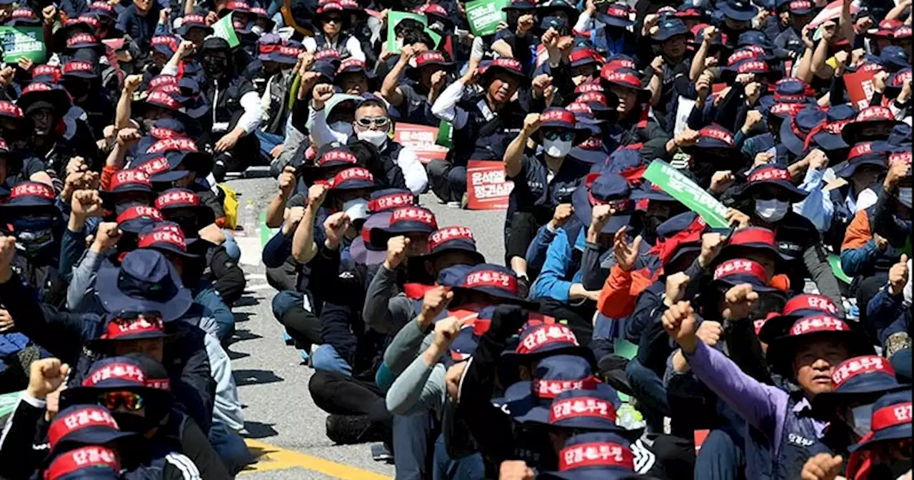 “억울하고 분하다” 노동절 거리로 나선 민주노총 건설노조