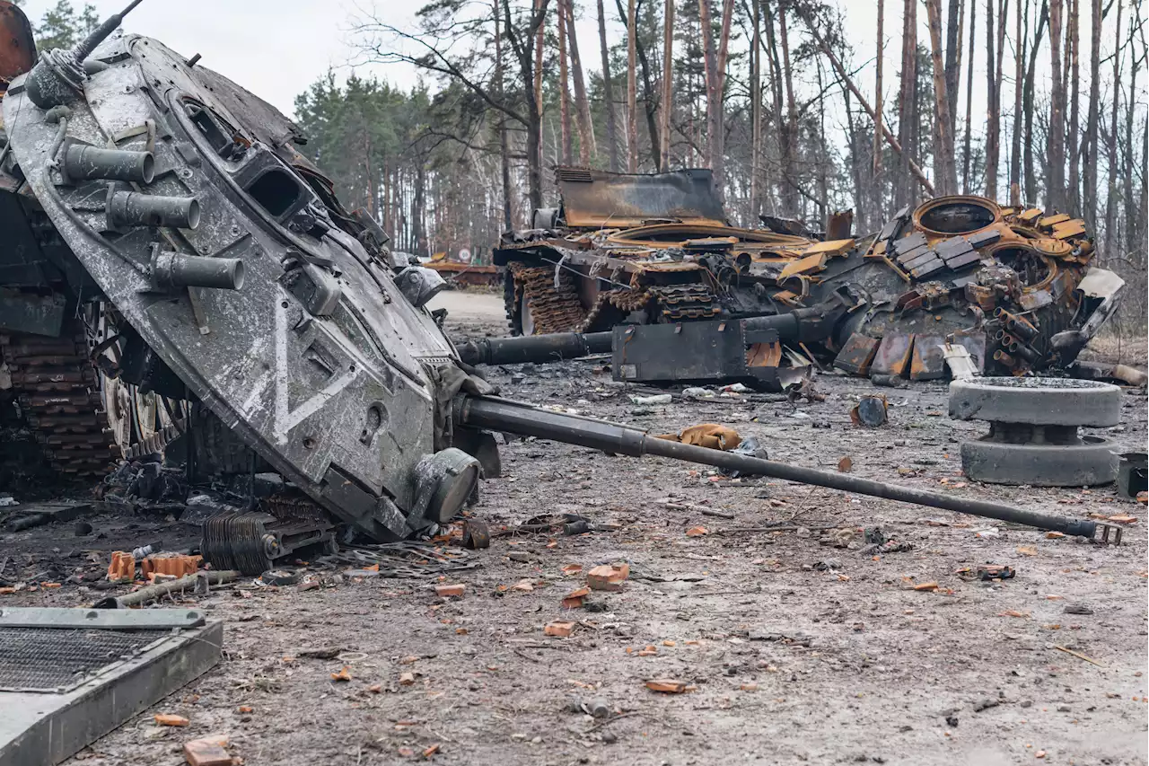 Video shows Ukrainian drones destroy Russian tanks