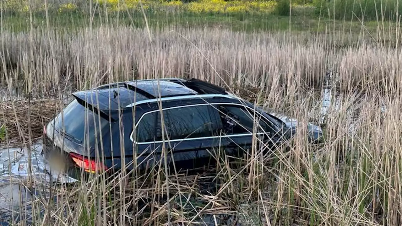 Weer auto uit de bocht gevlogen op plek waar Sanne en Hebe verongelukten